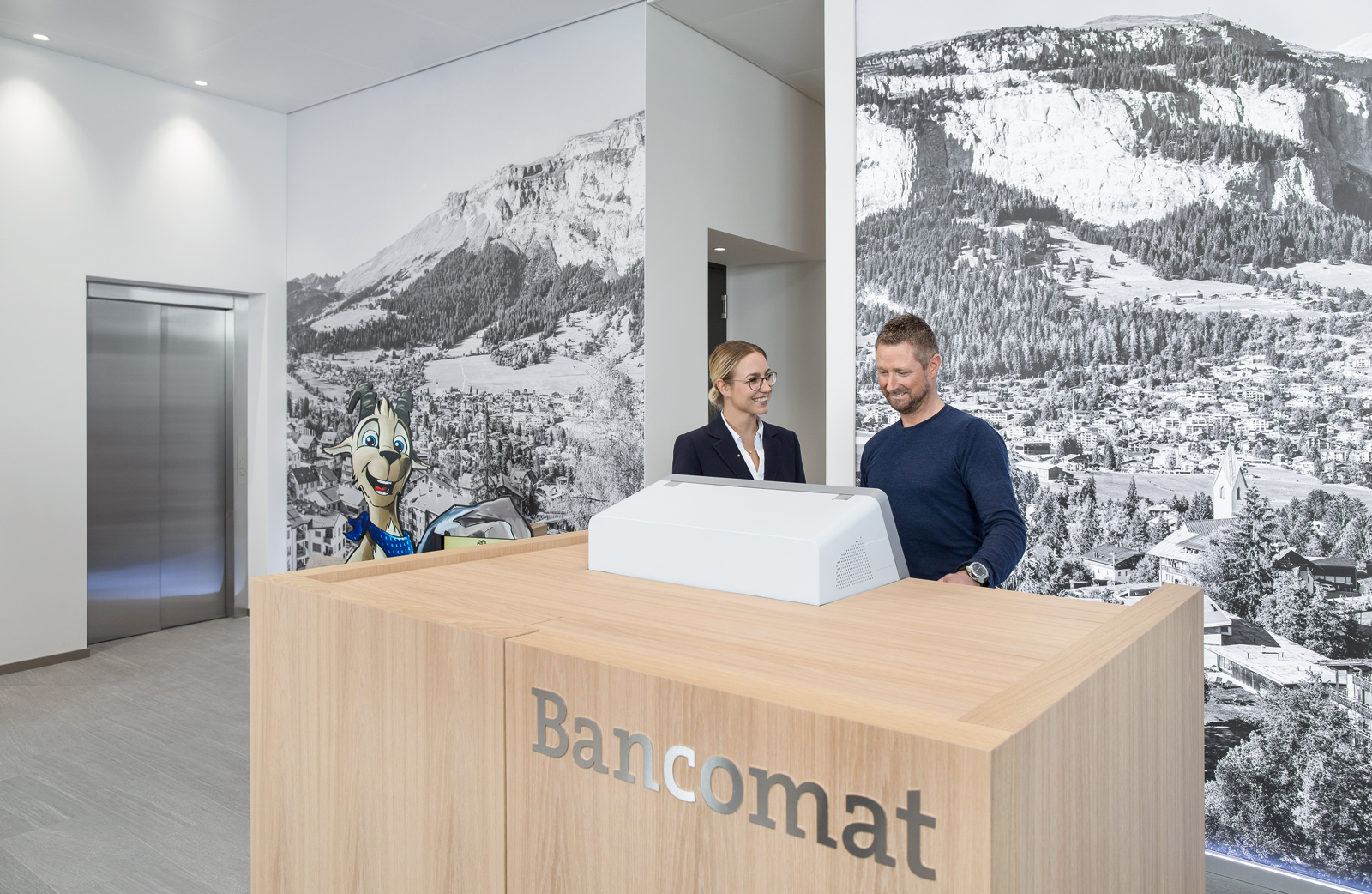 Hinterleuchtete Spannwand Flims